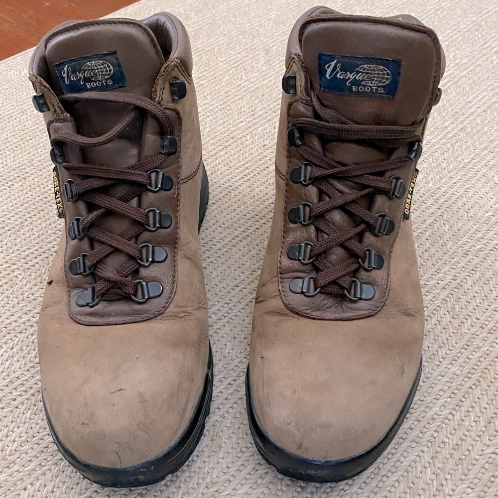 Vntg. Vasque Skywalk. Gortex (8.5 Medium)